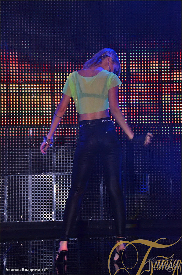 Фотография с ТАНЦУЙ И ПОВИНУЙСЯ в Батыр