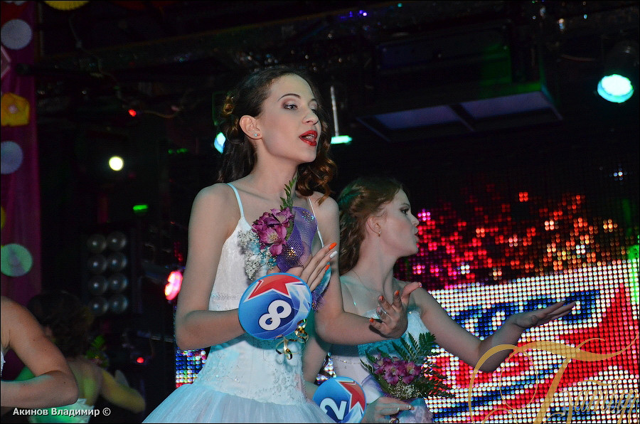 Фотография с КОРОЛЕВА ВЫПУСКНОГО БАЛА в Батыр