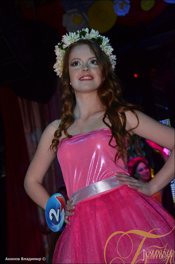 Фотография с КОРОЛЕВА ВЫПУСКНОГО БАЛА в Батыр