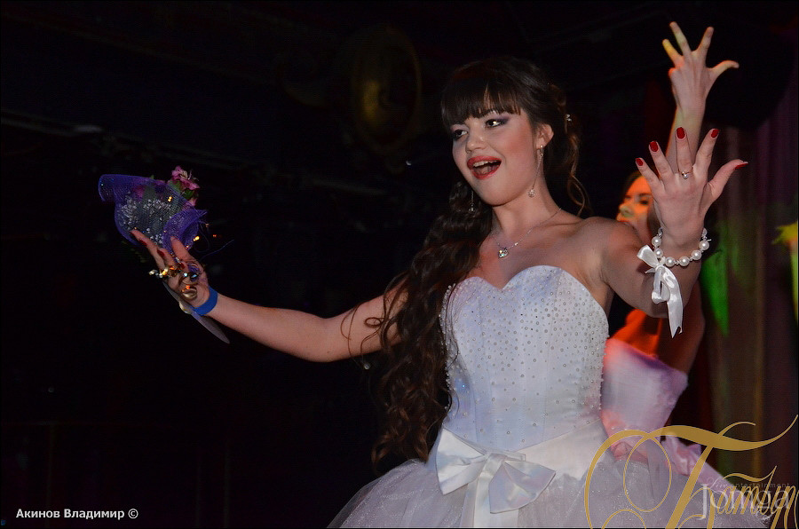 Фотография с КОРОЛЕВА ВЫПУСКНОГО БАЛА в Батыр