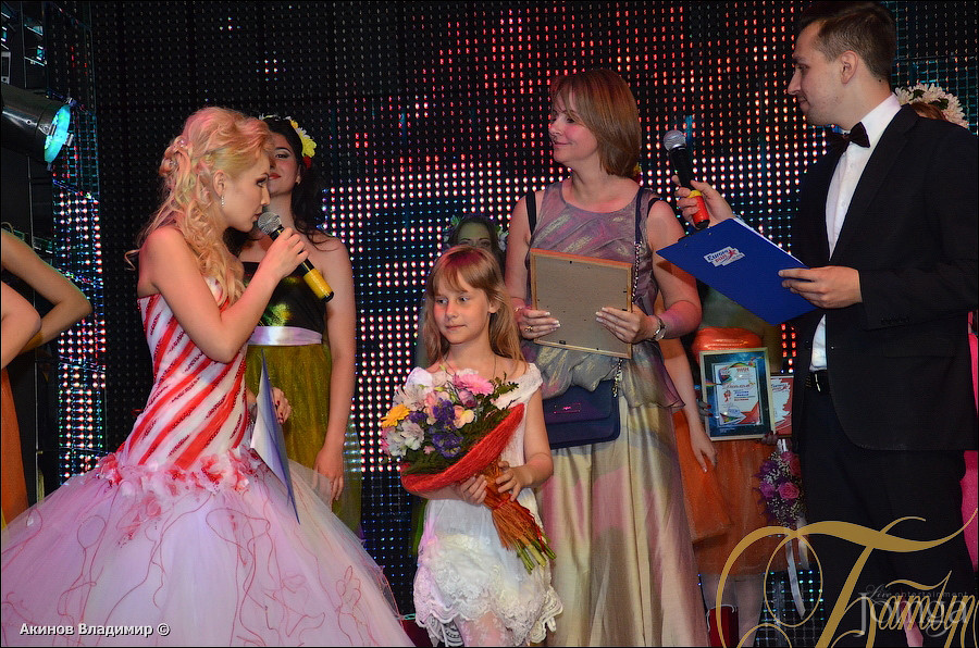 Фотография с КОРОЛЕВА ВЫПУСКНОГО БАЛА в Батыр