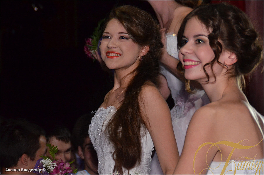 Фотография с КОРОЛЕВА ВЫПУСКНОГО БАЛА в Батыр