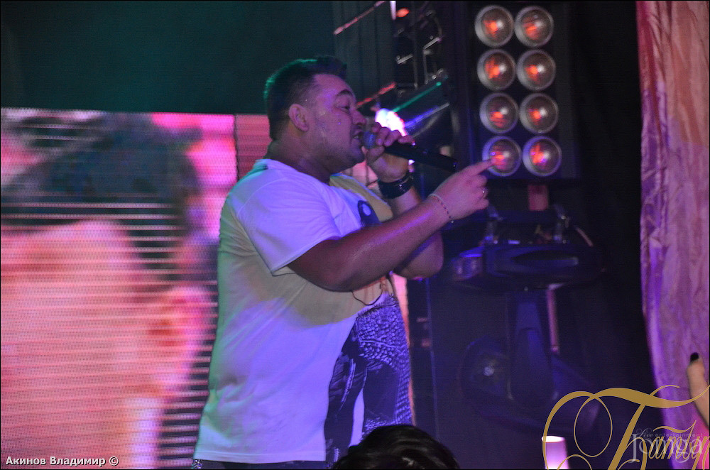 Фотография с РУКИ ВВЕРХ в Батыр