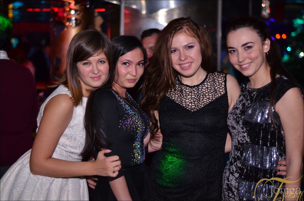 Фотография с СНЕГ КРУЖИТСЯ в Батыр