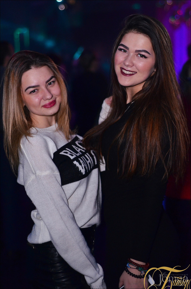 Фотография с СНЕГ КРУЖИТСЯ в Батыр