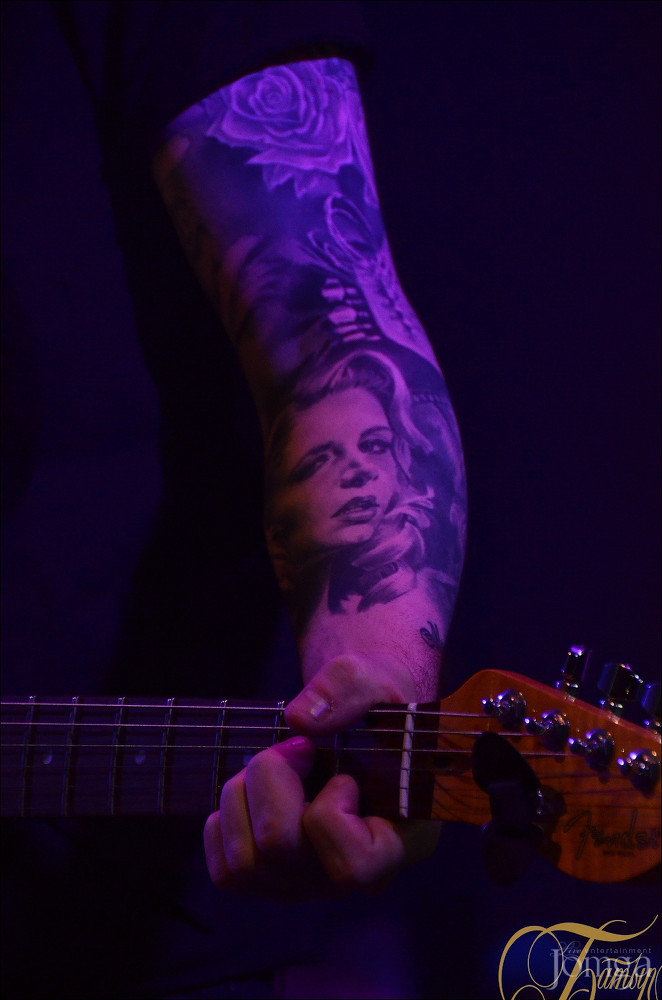 Фотография с группа "ЗВЕРИ" в Батыр