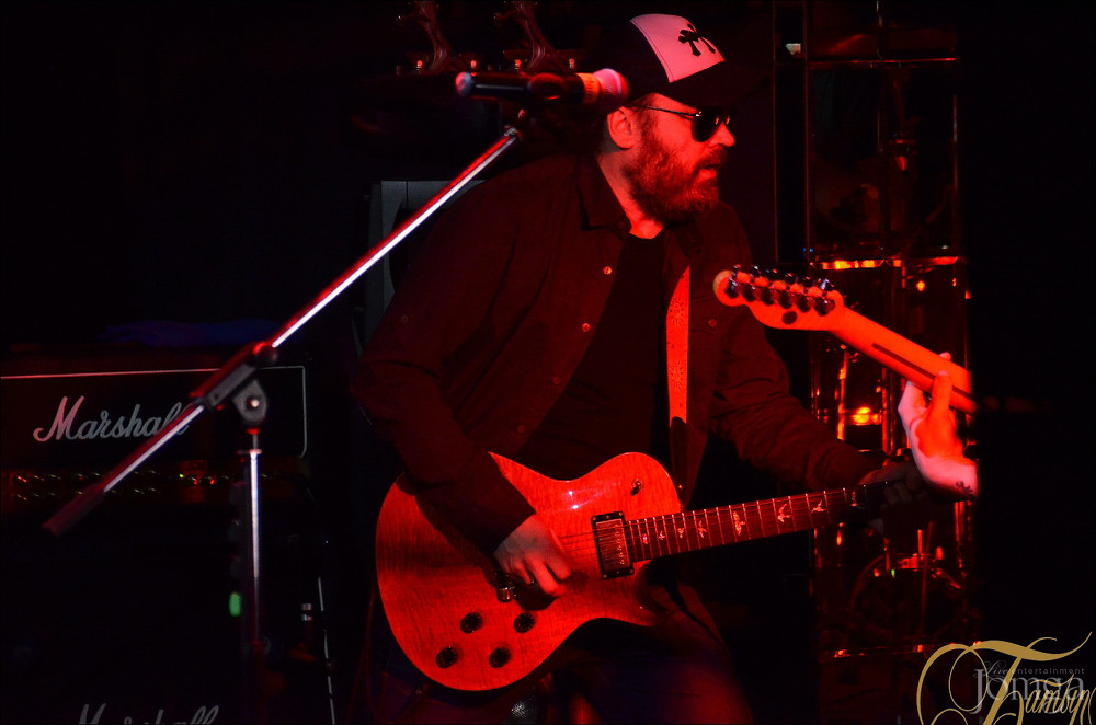 Фотография с группа "ЗВЕРИ" в Батыр