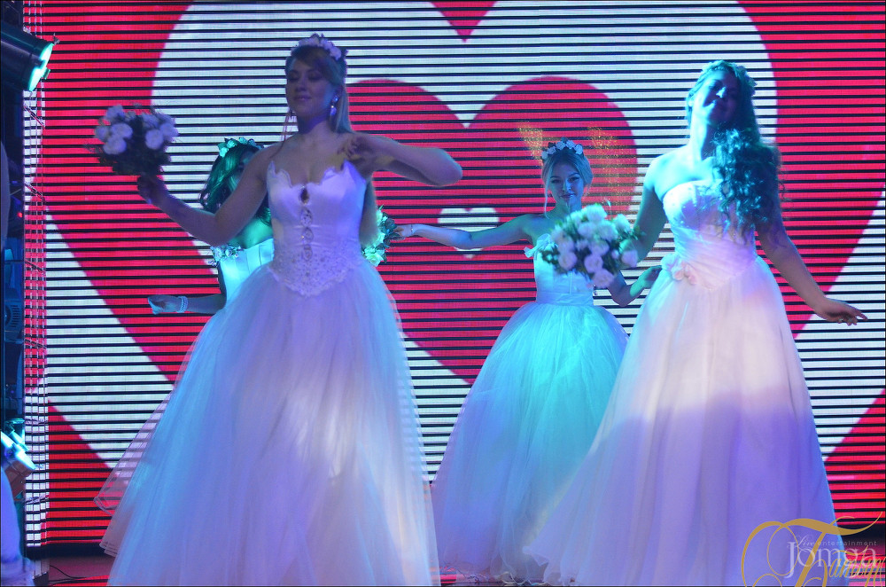 Фотография с НА ЛАБУТЕНАХ И ОФИГИТЕЛЬНЫХ ШТАНАХ в Батыр