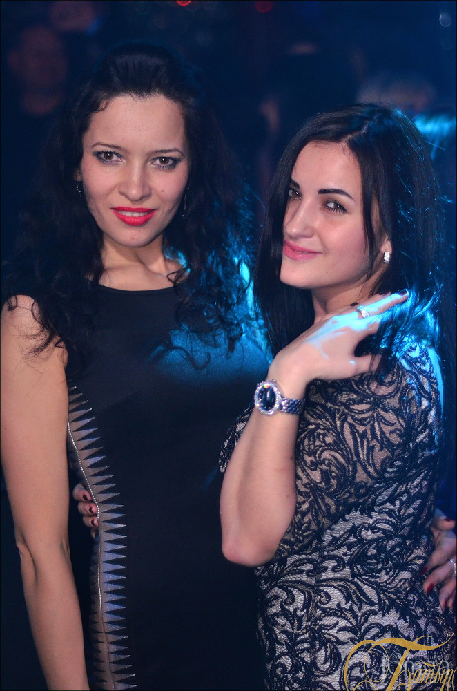 Фотография с НА ЛАБУТЕНАХ И ОФИГИТЕЛЬНЫХ ШТАНАХ в Батыр