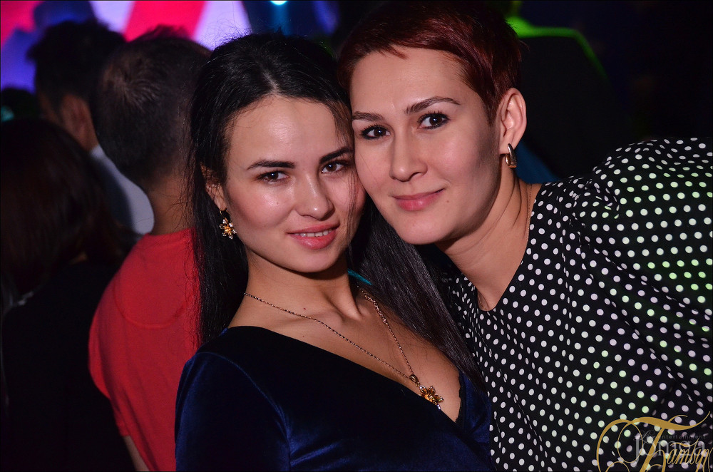 Фотография с НА ЛАБУТЕНАХ И ОФИГИТЕЛЬНЫХ ШТАНАХ в Батыр