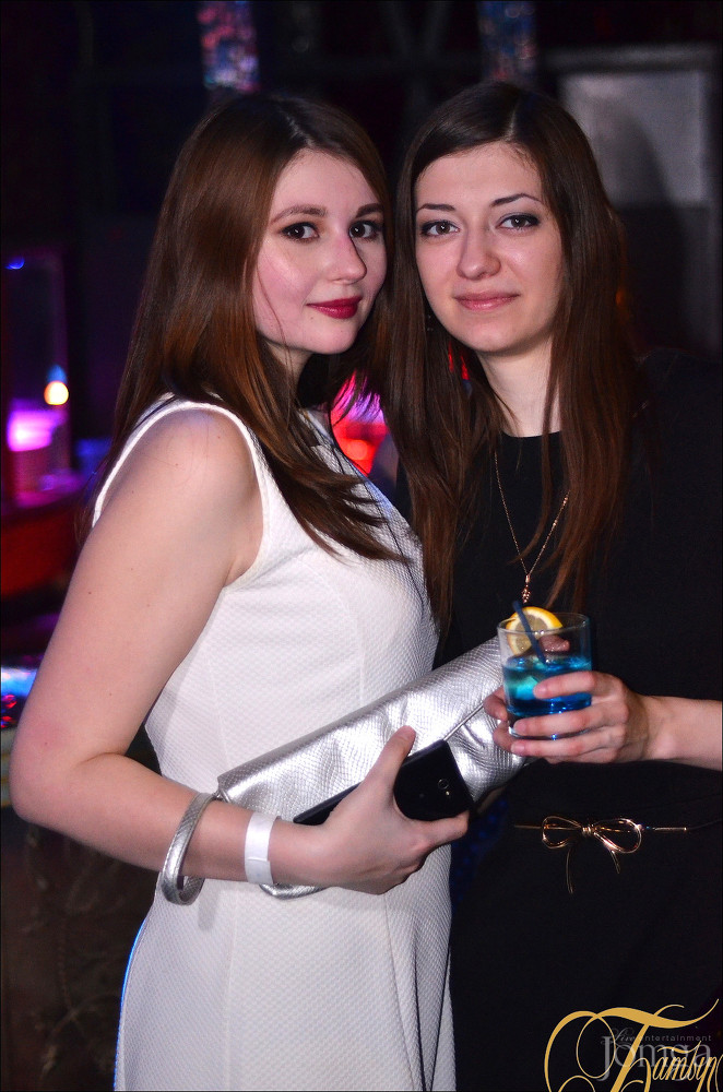 Фотография с НА ЛАБУТЕНАХ И ОФИГИТЕЛЬНЫХ ШТАНАХ в Батыр