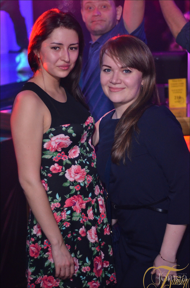 Фотография с НА ЛАБУТЕНАХ И ОФИГИТЕЛЬНЫХ ШТАНАХ в Батыр