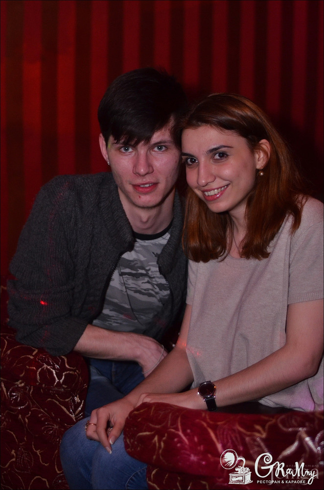 Фотография с ЖЕНЩИНА, КОТОРУЮ ПОЮТ в Батыр