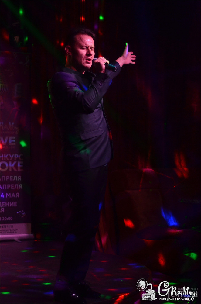 Фотография с ЖЕНЩИНА, КОТОРУЮ ПОЮТ в Батыр