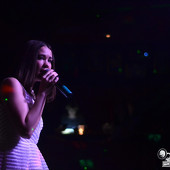 ЖЕНЩИНА, КОТОРУЮ ПОЮТ фото 41