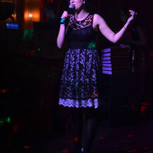 ЖЕНЩИНА, КОТОРУЮ ПОЮТ фото 55