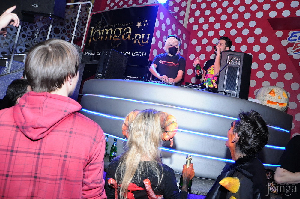 Фотография с Ночь живых мертвецов в Пятерочка