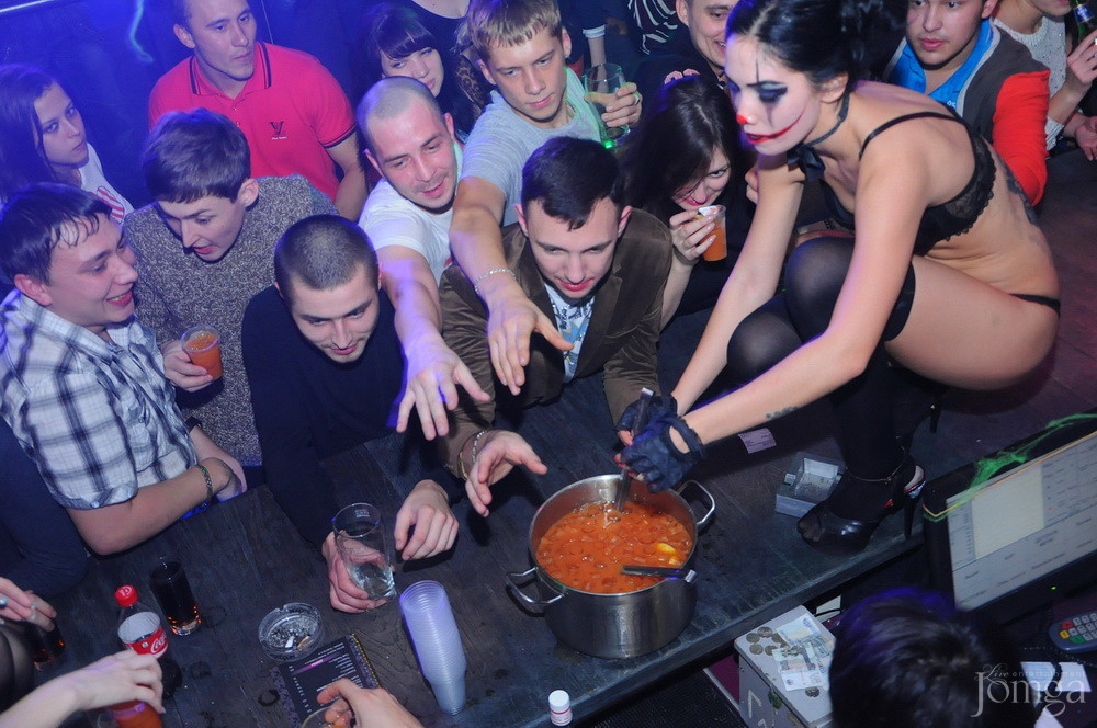 Фотография с Ночь живых мертвецов в Пятерочка