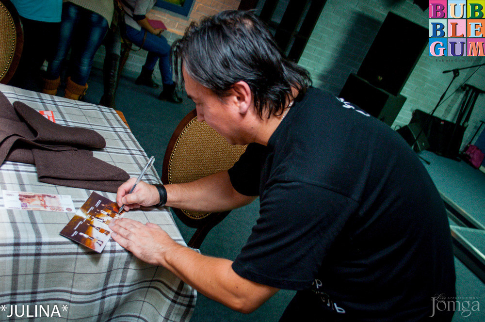 Фотография с "Own Way" в рок-баре "Лондон" в Пятерочка