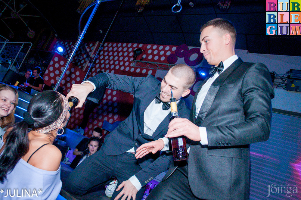 Фотография с Пивные бои & Мокрая майка в Пятерочка