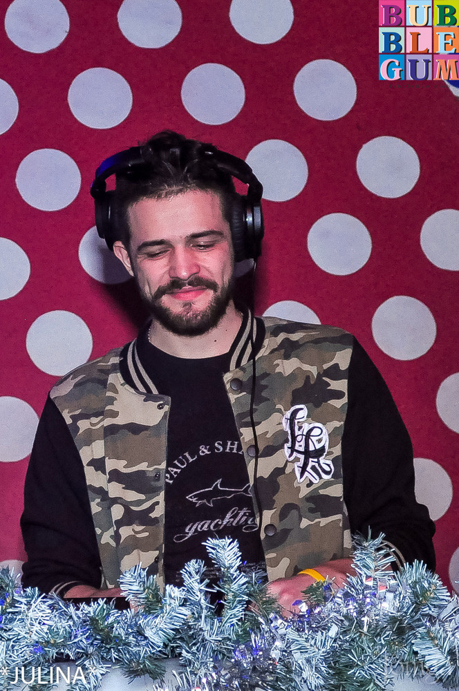 Фотография с Дискотека 90-х в Пятерочка