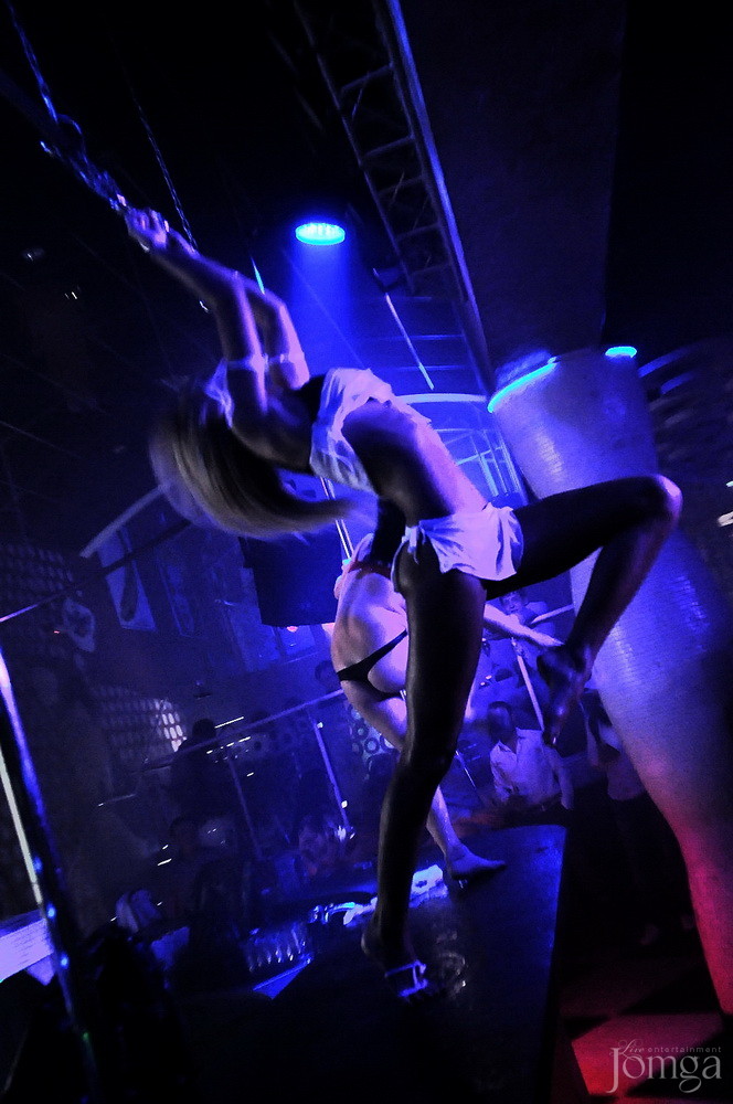 Фотография с Мокрая майка в Пятерочка