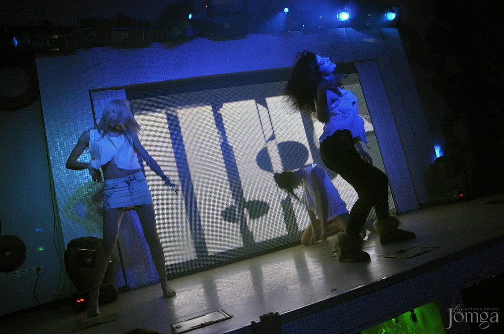 Фотография с Мокрая майка в Пятерочка