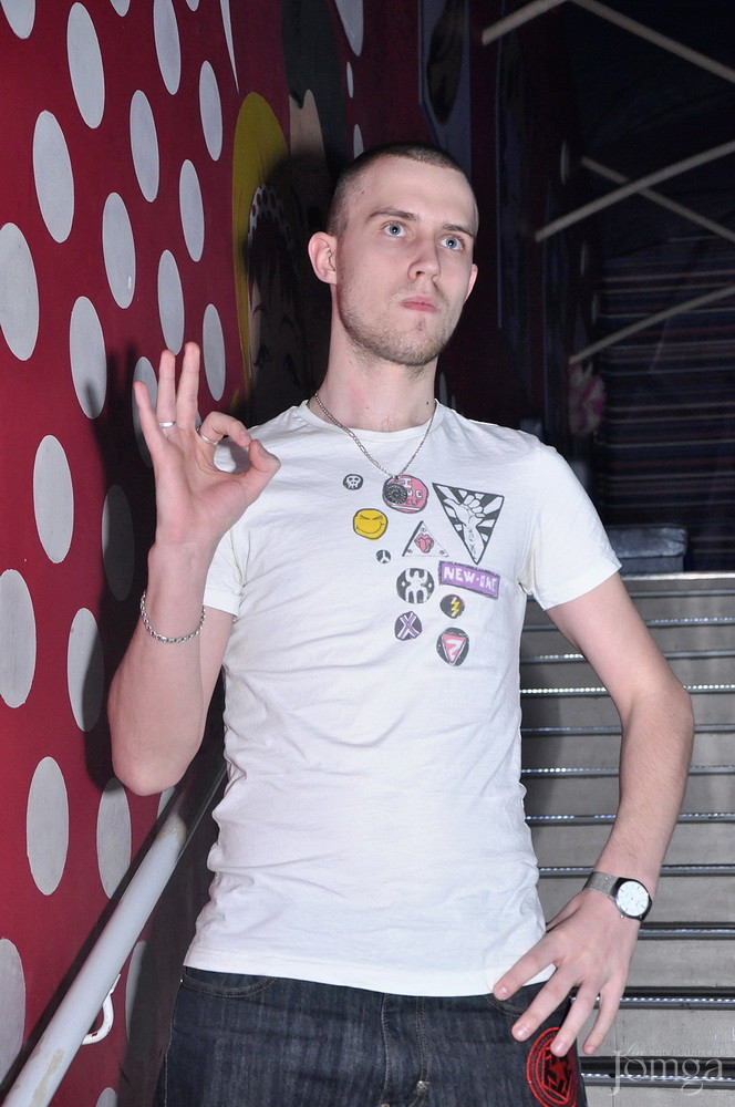 Фотография с Мокрая майка в Пятерочка