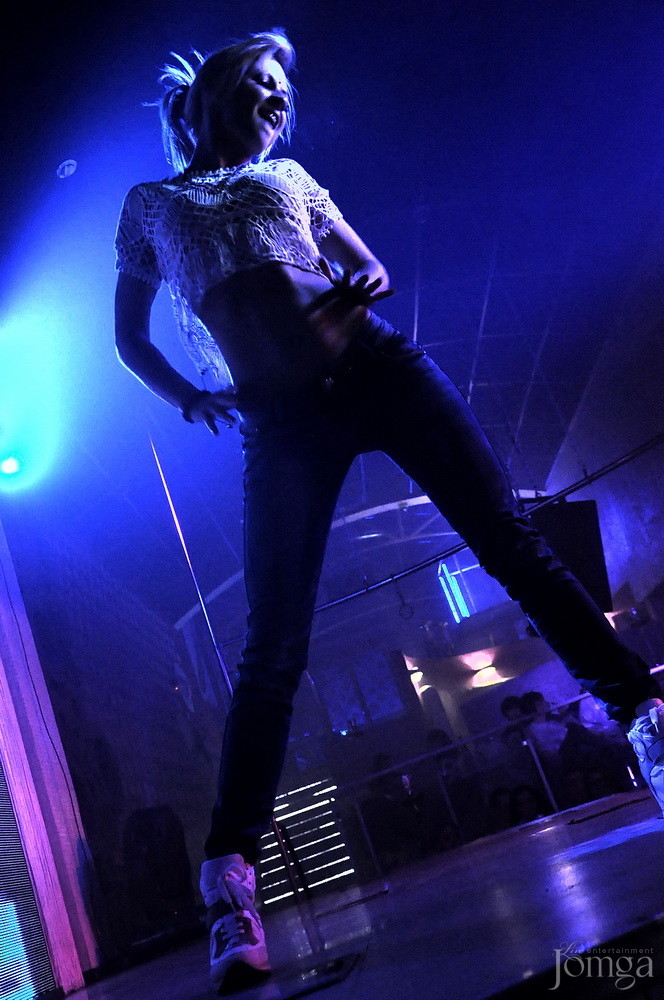 Фотография с Мокрая майка в Пятерочка