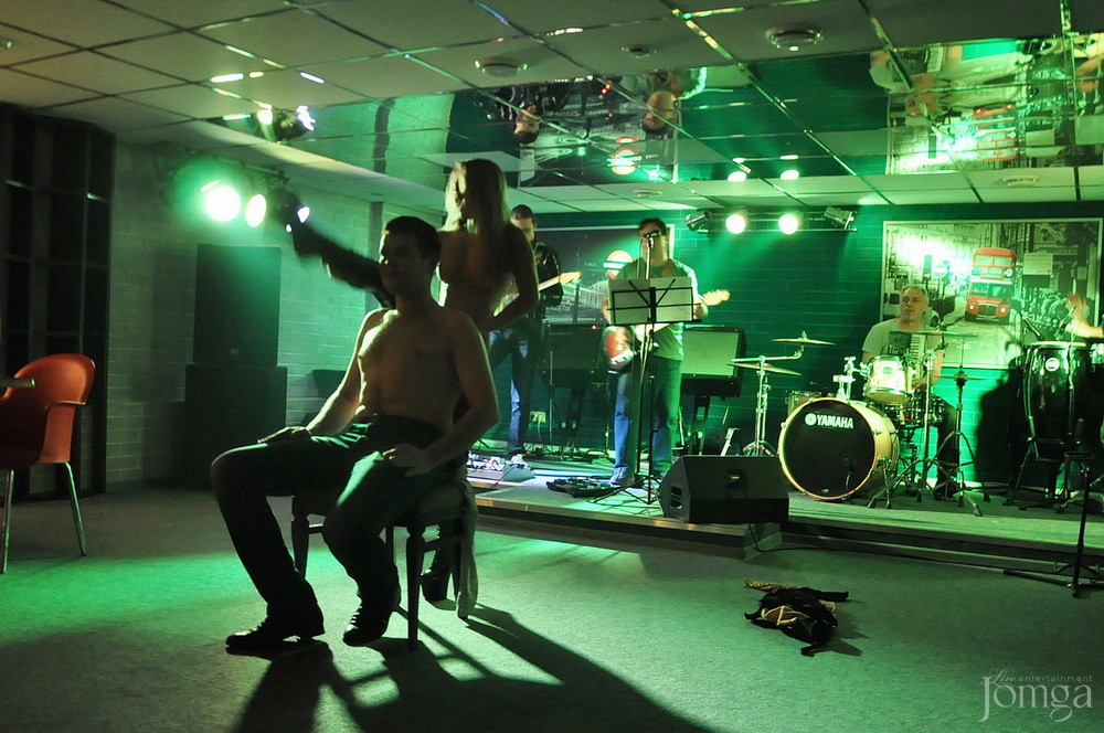 Фотография с Мокрая майка в Пятерочка