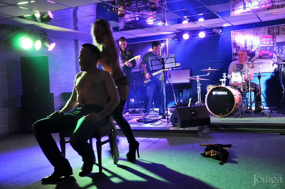 Фотография с Мокрая майка в Пятерочка