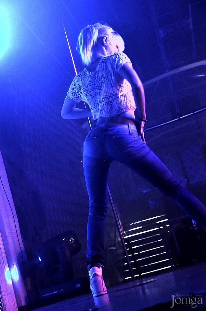 Фотография с Мокрая майка в Пятерочка