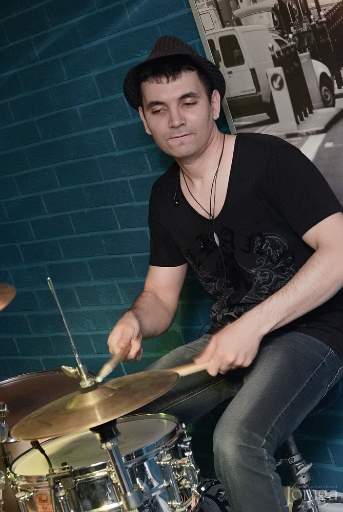 Фотография с гр. "ЭССЕ" в Пятерочка