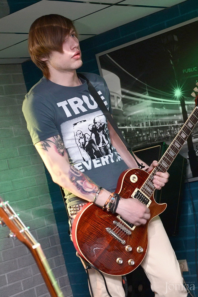 Фотография с гр. "ЭССЕ" в Пятерочка