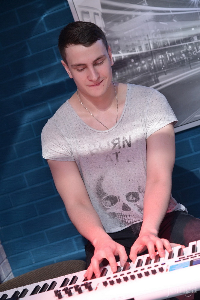 Фотография с гр. "Лагранж" в Пятерочка