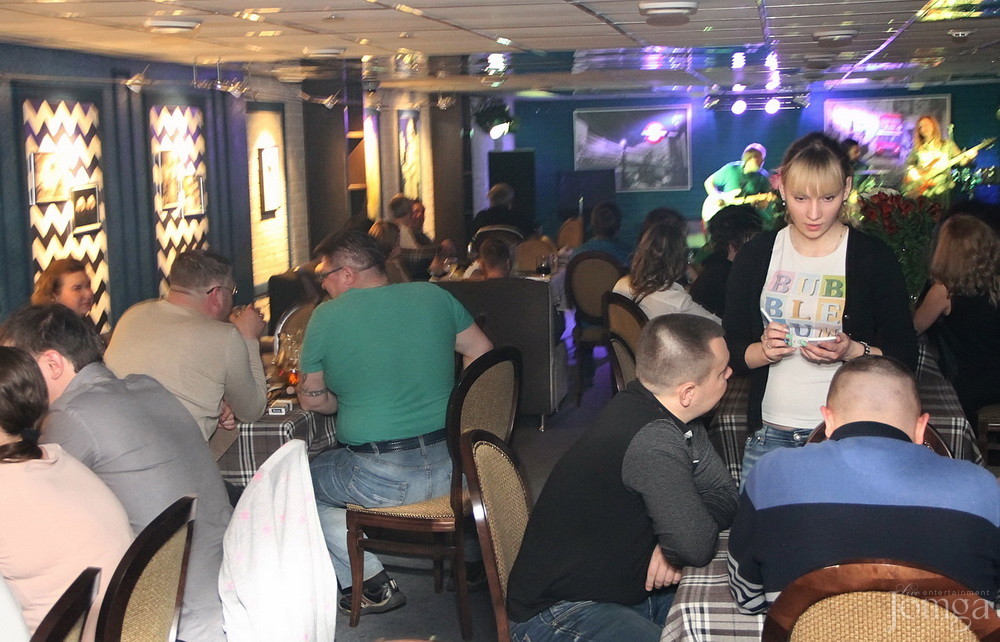 Фотография с гр. "Листья травы" в Пятерочка