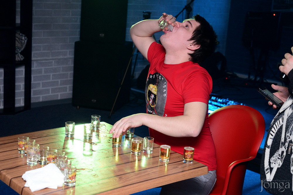 Фотография с Мокрая майка в Пятерочка