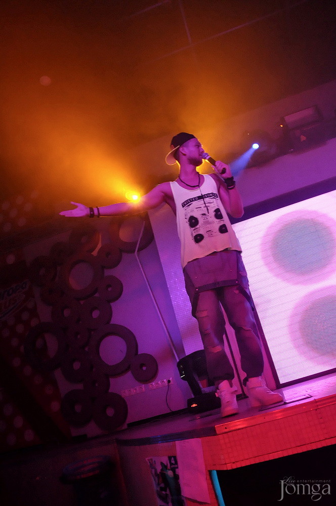 Фотография с Мокрая майка в Пятерочка