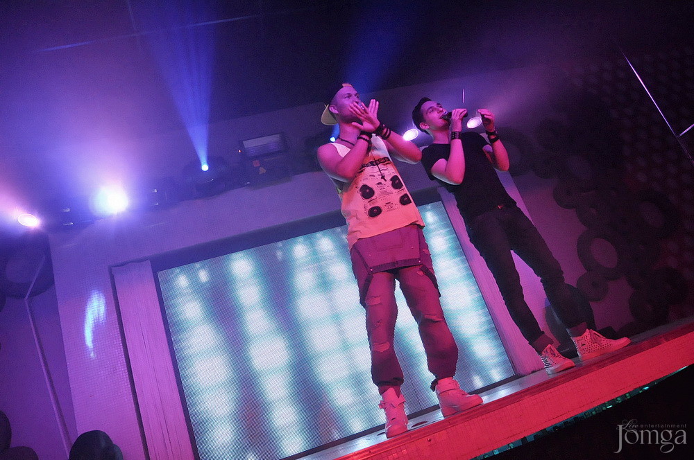 Фотография с Мокрая майка в Пятерочка