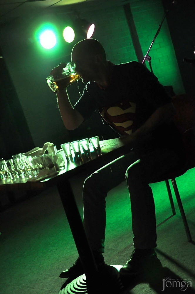 Фотография с Мокрая майка в Пятерочка