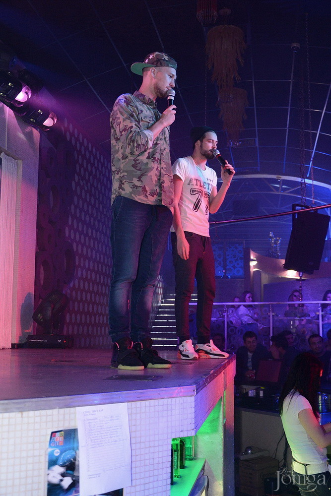 Фотография с Мокрая майка в Пятерочка