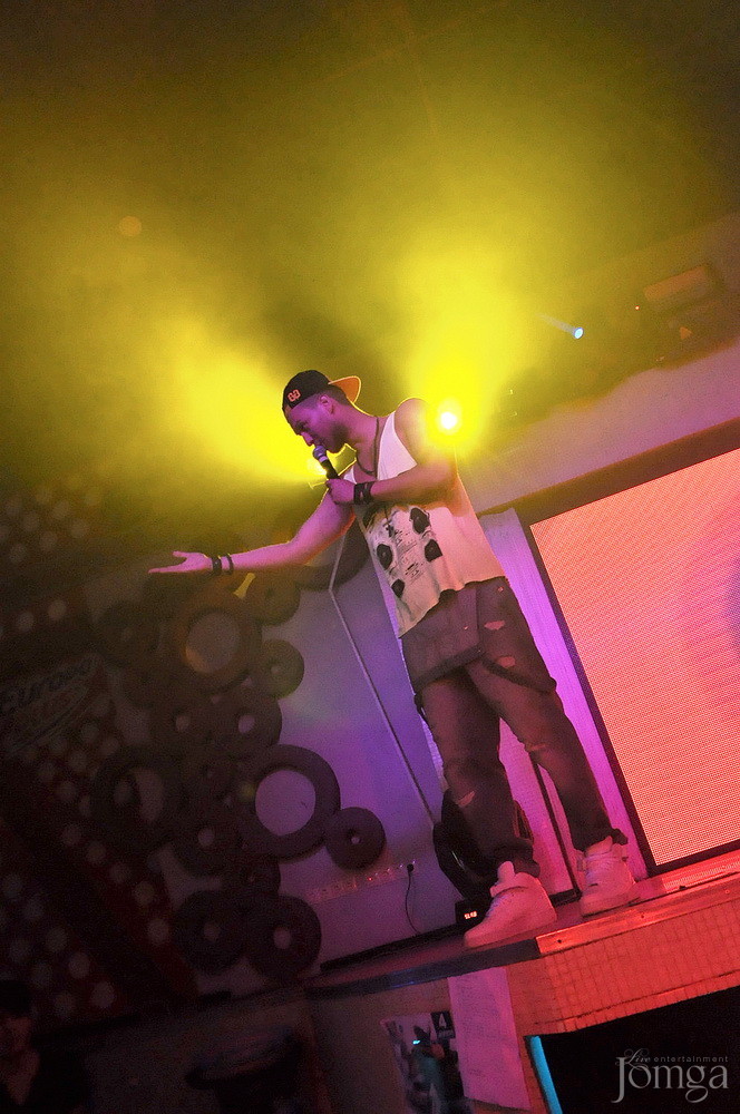 Фотография с Мокрая майка в Пятерочка