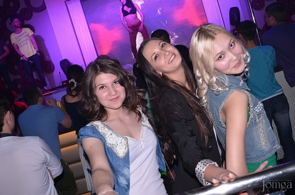 Фотография с Мокрая майка в Пятерочка