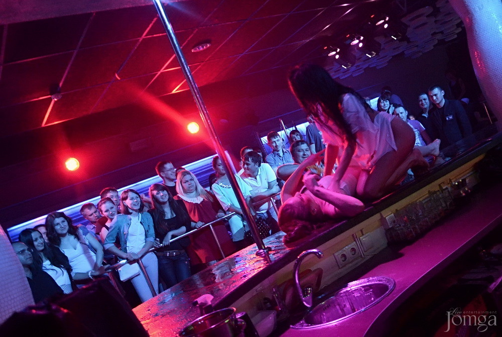 Фотография с Мокрая майка в Пятерочка