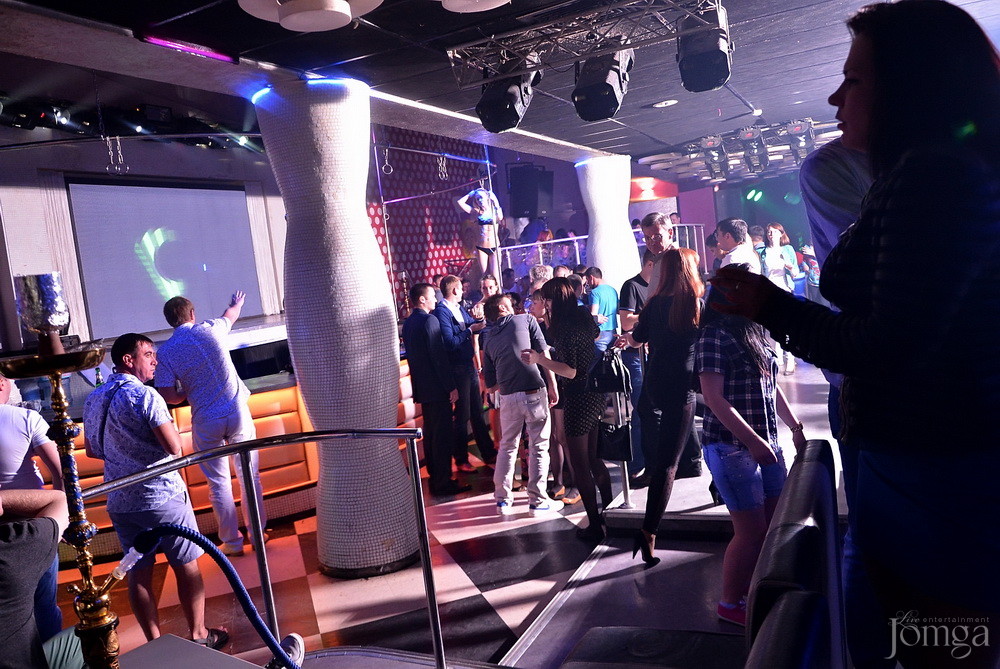 Фотография с Мокрая майка в Пятерочка