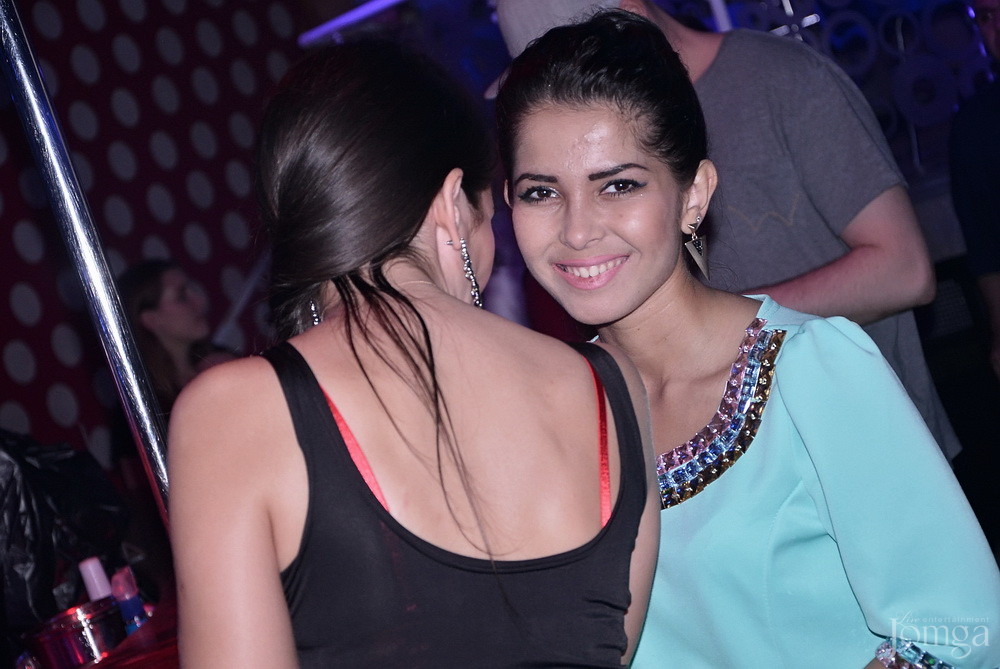 Фотография с Мокрая майка в Пятерочка