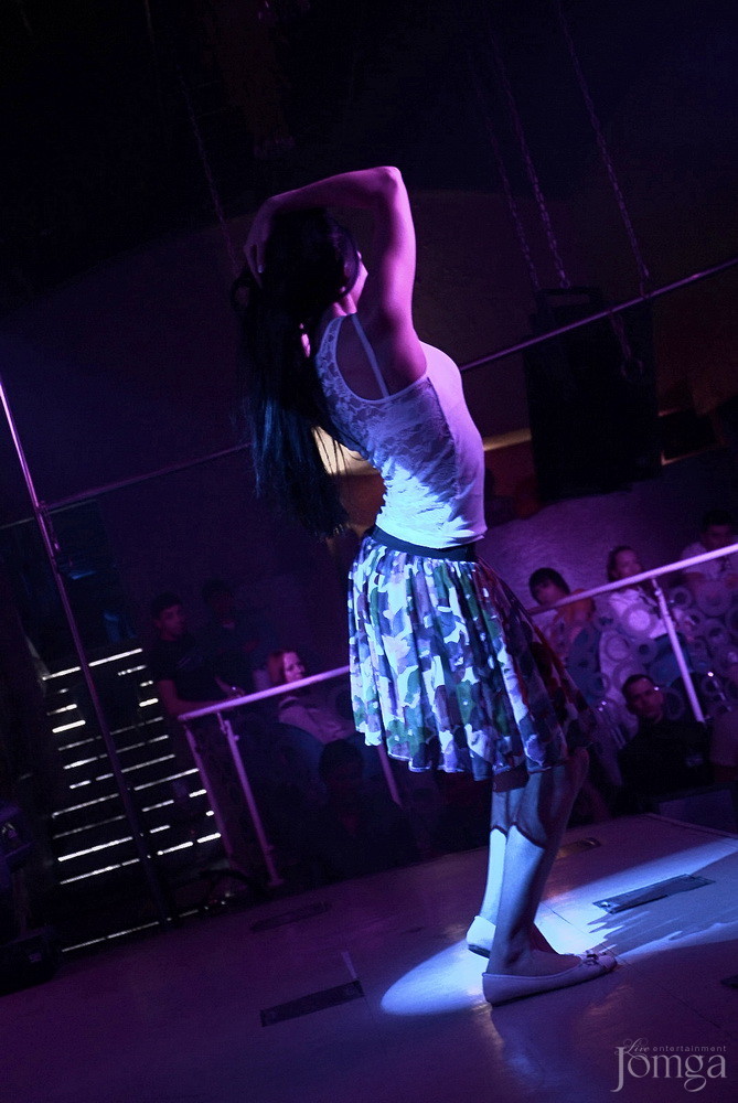 Фотография с Мокрая майка в Пятерочка