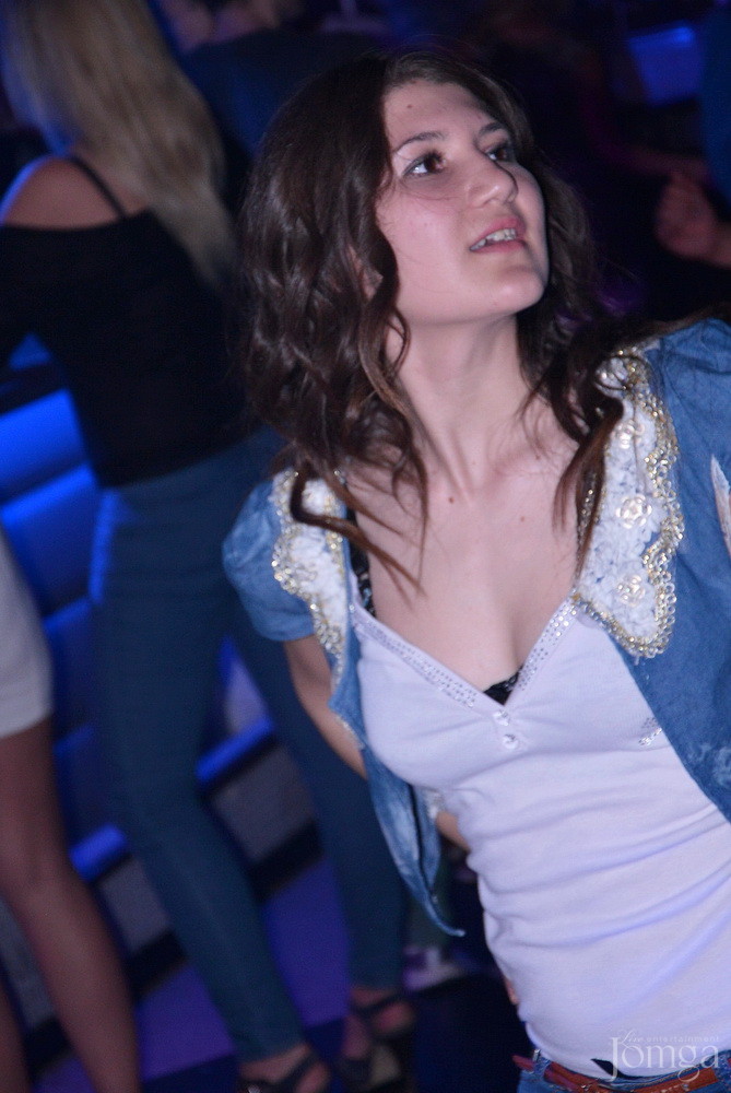 Фотография с Мокрая майка в Пятерочка