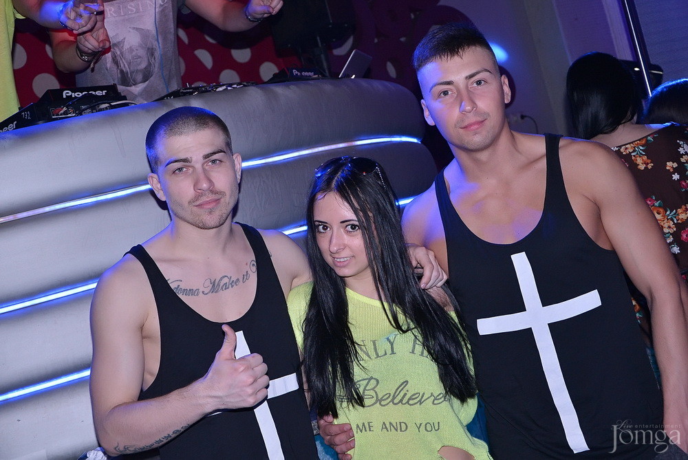 Фотография с Мокрая майка в Пятерочка