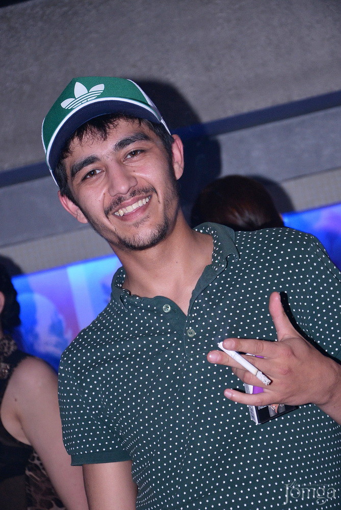 Фотография с Мокрая майка в Пятерочка